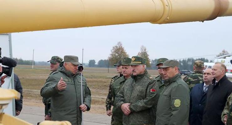 Лукашенко распорядился перевооружить армию