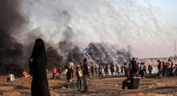 Почти 400 палестинцев пострадали в столкновениях с армией Израиля