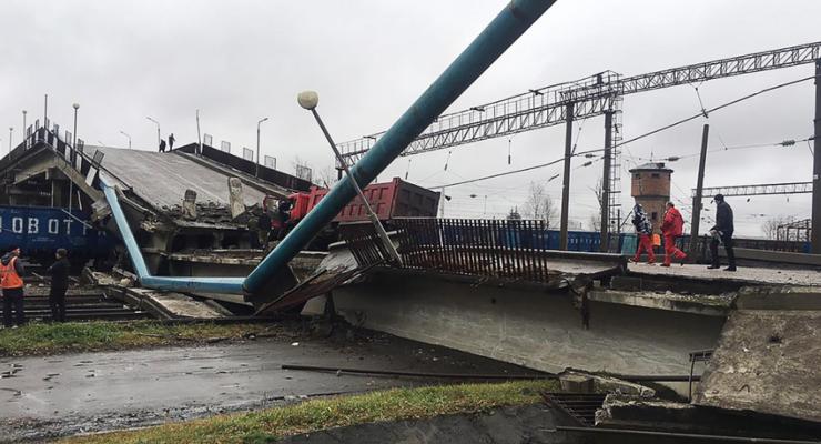 В РФ обрушился мост над Транссибирской магистралью