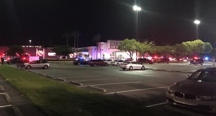 В торговом центре Флориды произошла стрельба, есть погибшие