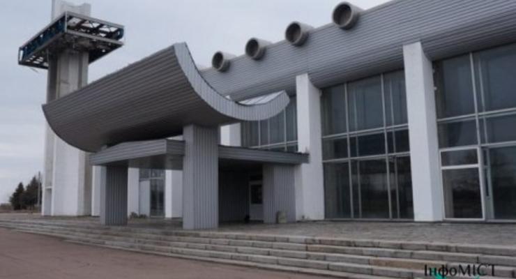 Черкасский аэропорт срежет и продаст асфальт для погашения долгов по зарплате