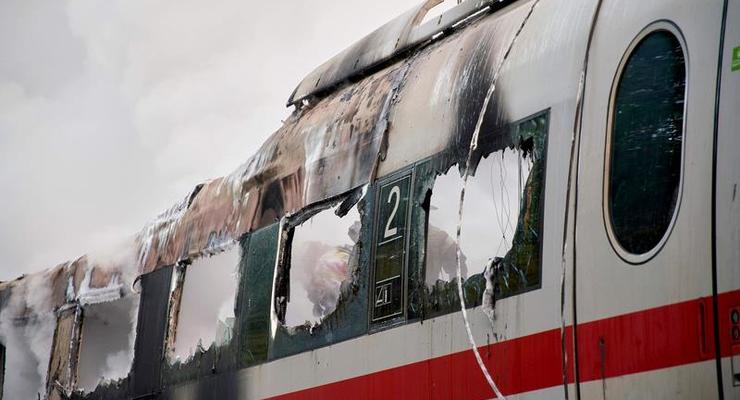 В Германии на ходу загорелся поезд с сотнями пассажиров