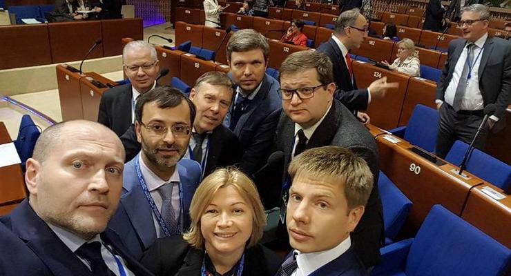 "Пели боевую песню": чиновники ПАСЕ обвинили украинскую делегацию
