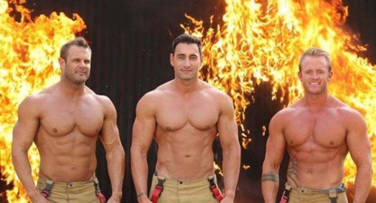 В Австралии пожарные снялись топлес для календаря
