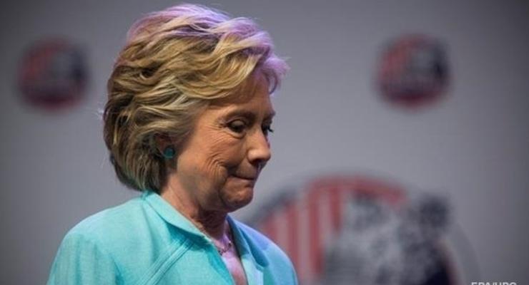 Хиллари Клинтон лишилась доступа к секретной информации
