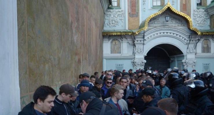 В Киеве возле Лавры массовые задержания - СМИ
