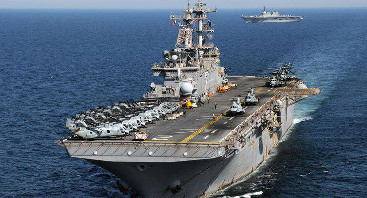 В Катар прибыл десантный корабль ВМС США