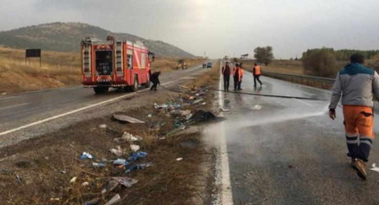 В Турции перевернулся автобус: семь жертв