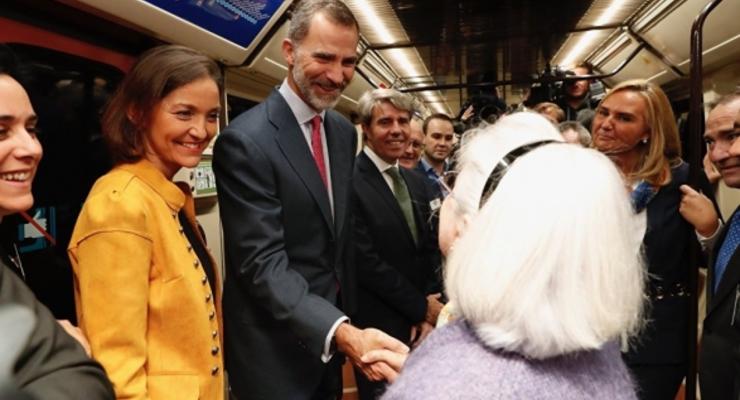 Король Испании прокатился в метро и остался неузнанным