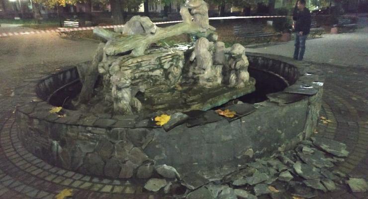Во Львовской области гранатой подорвали фонтан