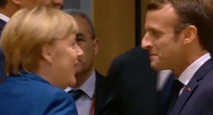Меркель и Макрона заметили в баре Брюсселя