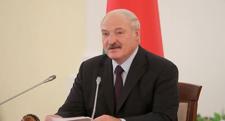 Лукашенко хочет отправлять студентов в армию на каникулах