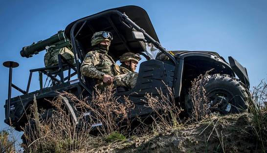 Украинские военные получили боевые вездеходы