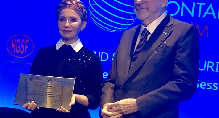 Тимошенко получила награду Форума Crans Montana за политическое мужество и защиту независимости Украины