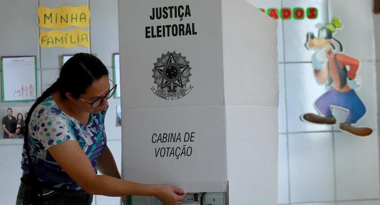 В Бразилии начался второй тур выборов президента