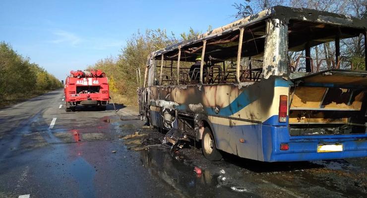В Днепропетровской области на ходу загорелся автобус