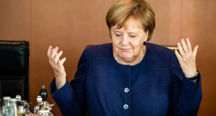Евро "лихорадит" от сообщения об уходе с поста Меркель