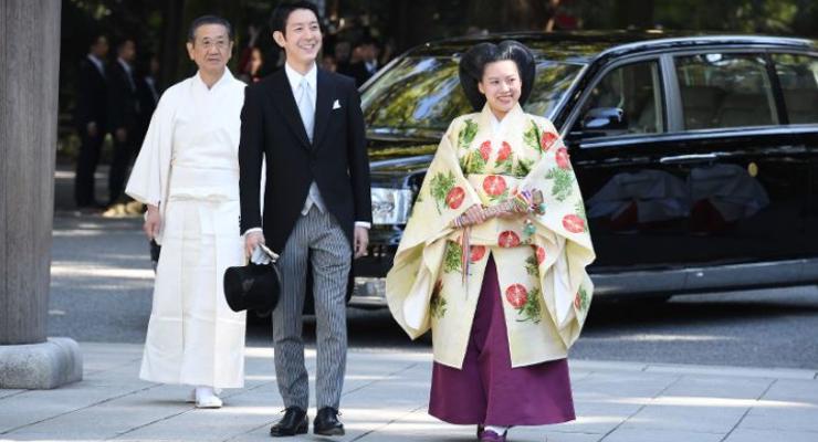 Японская принцесса лишилась титула из-за свадьбы по любви