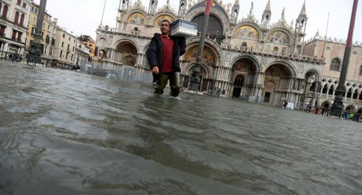 Непогода в Италии: 75% Венеции под водой