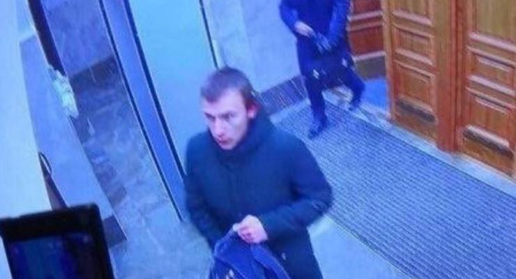 Бомбу в ФСБ Архангельска взорвал 17-летний юноша