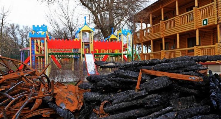 Пожар в лагере Виктория: строителей подозревают в хищении 1,7 млн грн