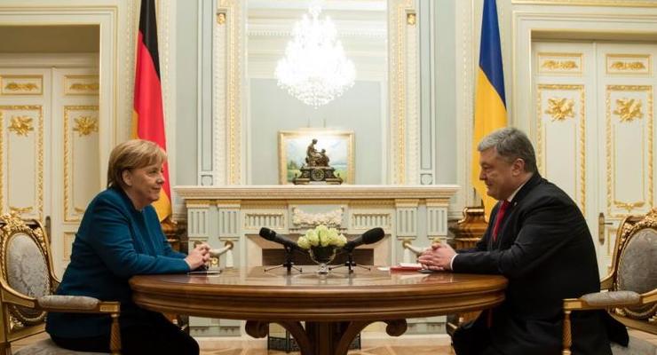 Порошенко назвал главную тему встречи с Меркель