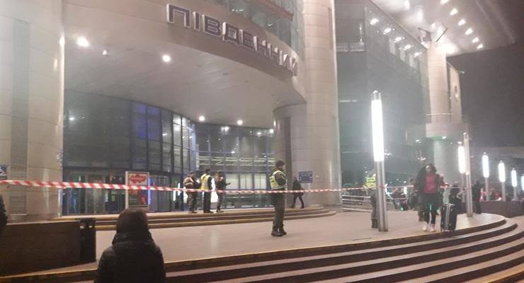 В Киеве эвакуировали железнодорожный вокзал