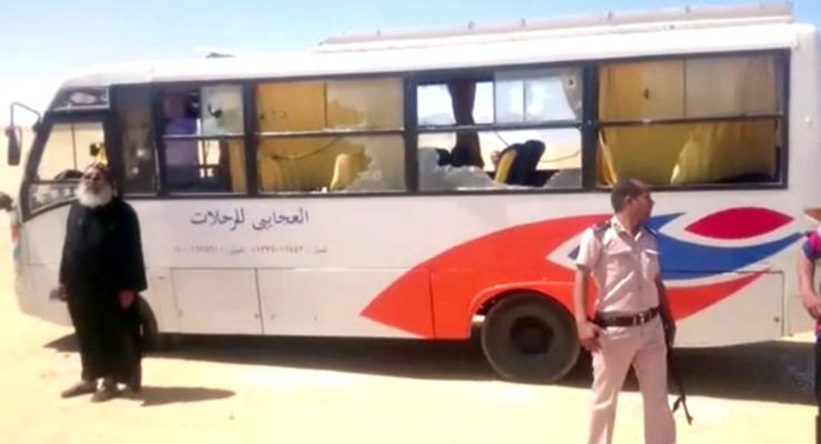 В Египте расстреляли три автобуса с христианами: семеро погибших