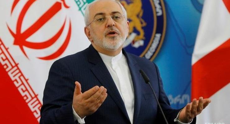 Иран: Под санкции США попали затонувший танкер и лопнувший банк