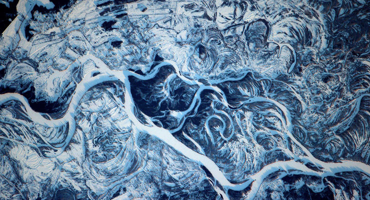 NASA показали спутниковый снимок замерзшего Днепра