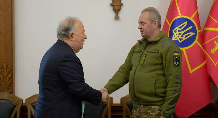 Муженко обсудил с главой миссии ОБСЕ Донбасс
