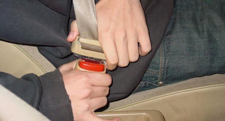 В Украине ремнем безопасности пользуются 23% водителей - исследование