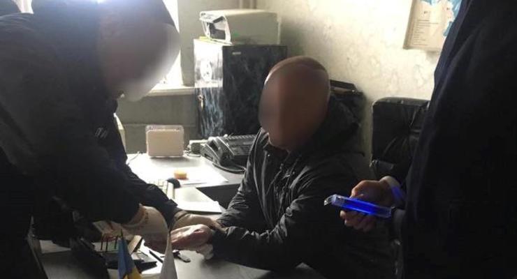 В Полтаве задержан чиновник на взятке в $20 тысяч