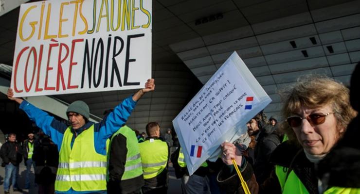 Протесты во Франции: число пострадавших возросло до 100