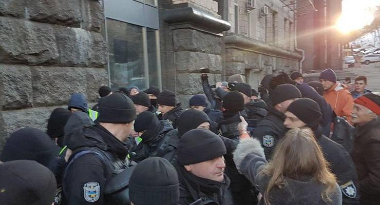 В Киеве задержали помощника Савченко