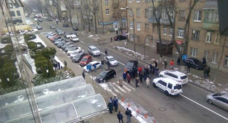 В Киеве жители блокируют улицу из-за отсутствия отопления
