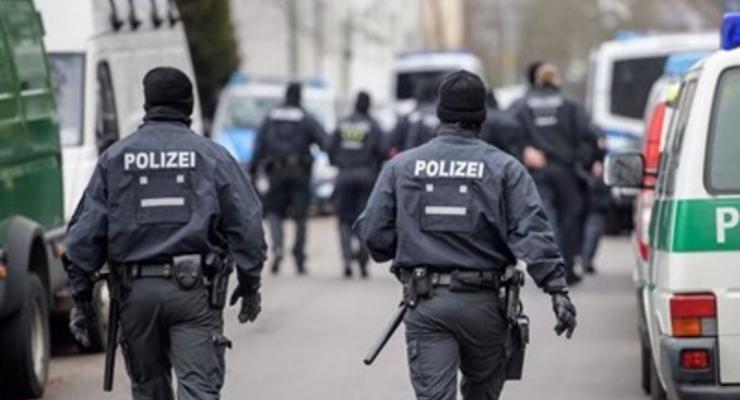В Германии мужчина взял заложницу на заправке