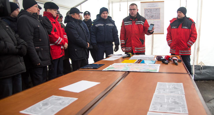 В Киеве начались масштабные учения спасательных служб