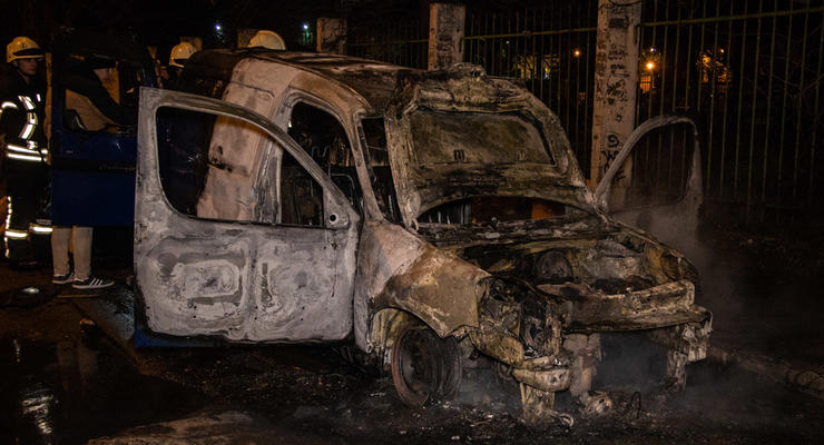В Киеве на ходу загорелась автокофейня