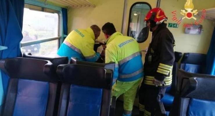 В Италии поезд въехал в торнадо, есть пострадавшие
