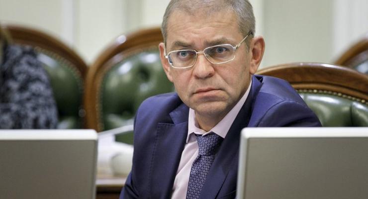 Пашинский пожаловался, что "евробляхеры" похитили его жену - СМИ