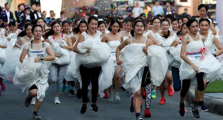 В Таиланде состоялся забег невест