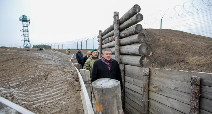 Аваков оценил готовность проекта Стена