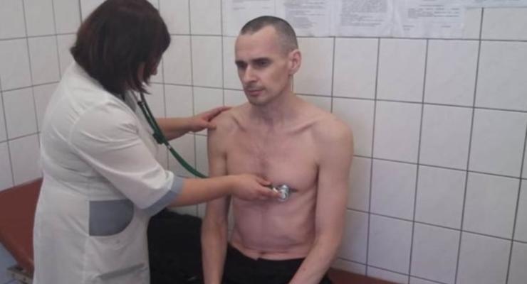 Сенцов восстанавливается, но голодовка не прошла бесследно - адвокат