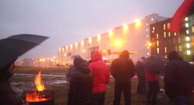 В Виннице "евробляхеры" протестуют у фабрики Roshen - СМИ