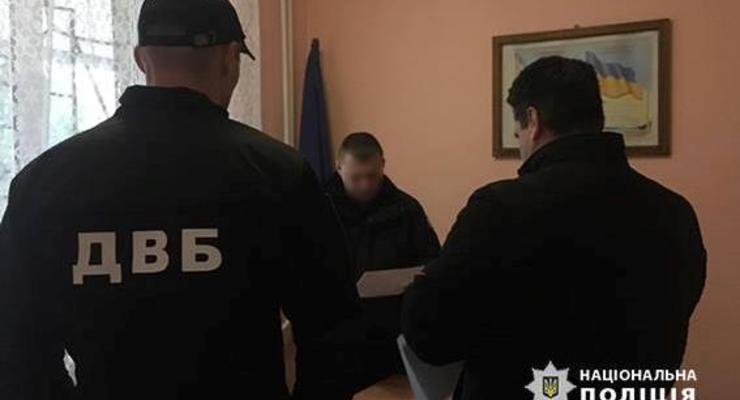 На Закарпатье задержали шесть патрульных за взятки