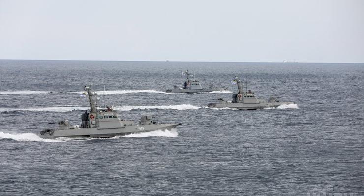 Порошенко предложил направить корабли НАТО в Черное море