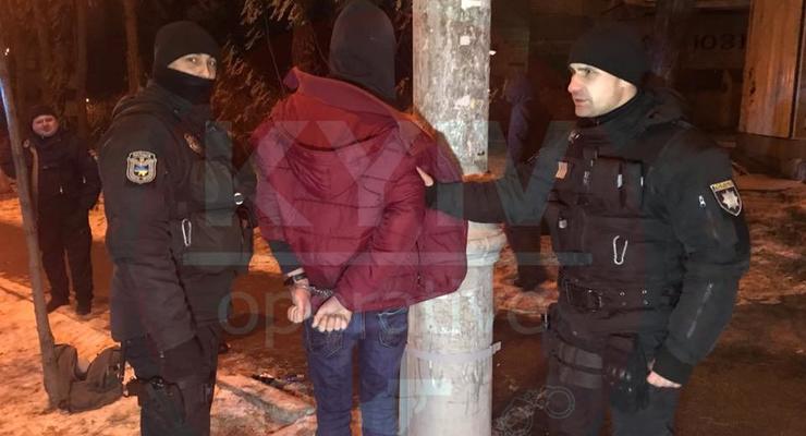 Хотел познакомиться: Парень с ножом напал на девушку в киевской маршрутке