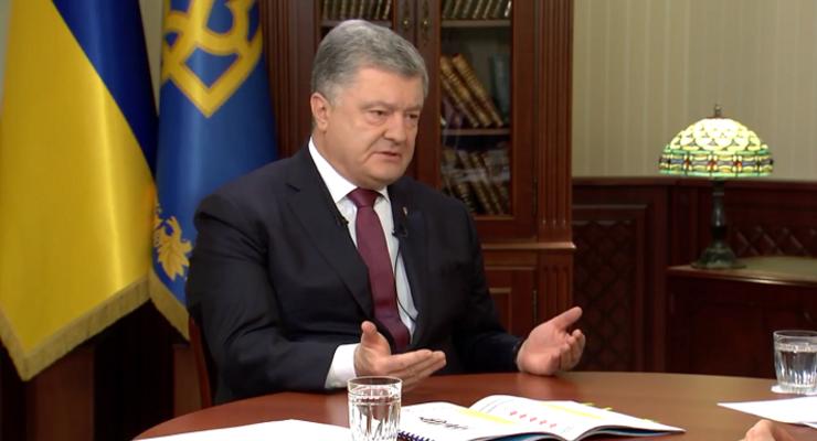 Порошенко считает границу с РФ "самым опасным рубежом" и обещает ее укрепить