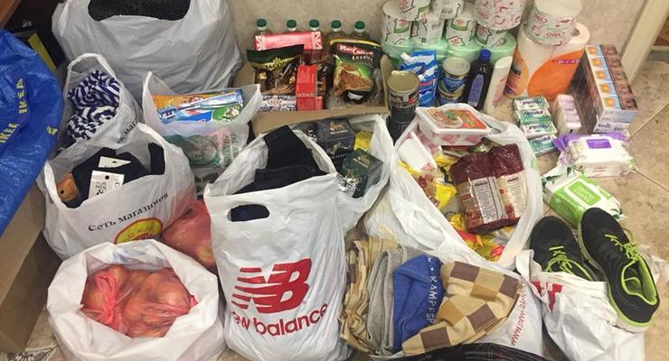 Крымчане собрали в помощь украинским морякам продукты, одежду и деньги